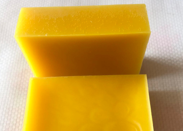 OEM ODM Triple Filtered Beeswax 1 LB Block Customized Filtering Beeswax For Candles