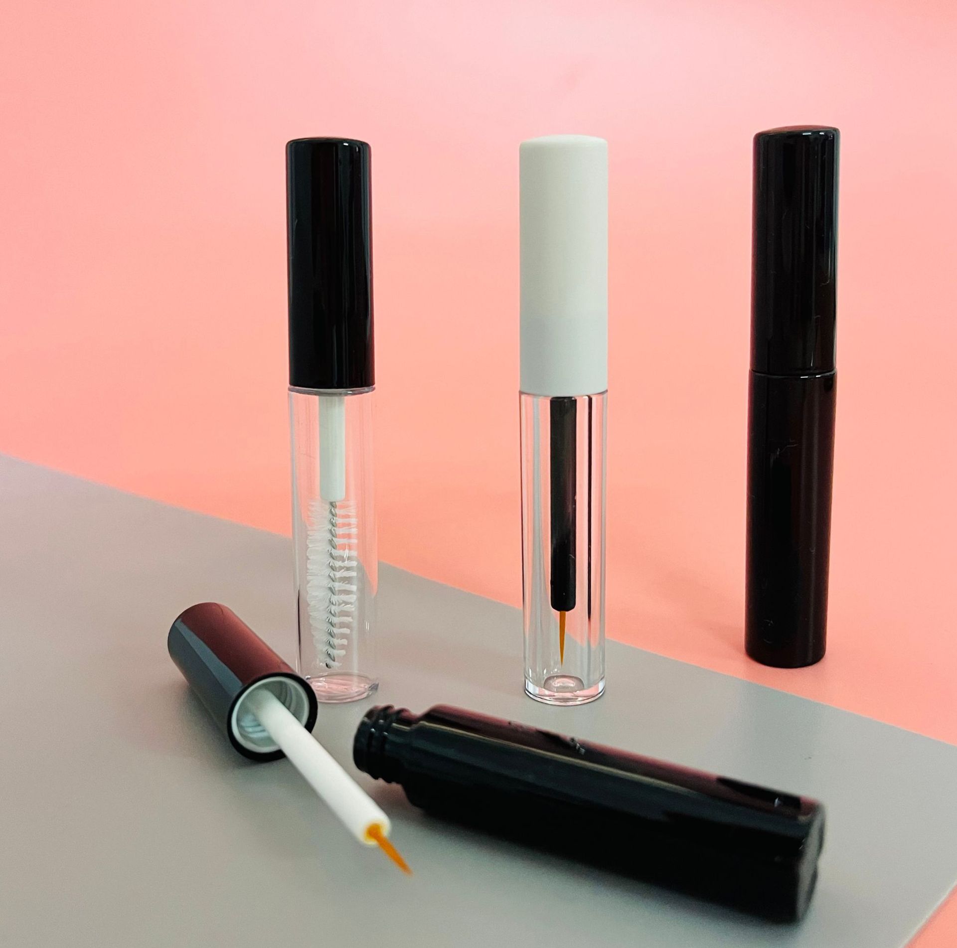 Acceptable OEM/ODM 10ml Customized Empty Rose Gold Eyelash Growth Serum Plastic PETG Bottle with Eyelashes Brush and Tube