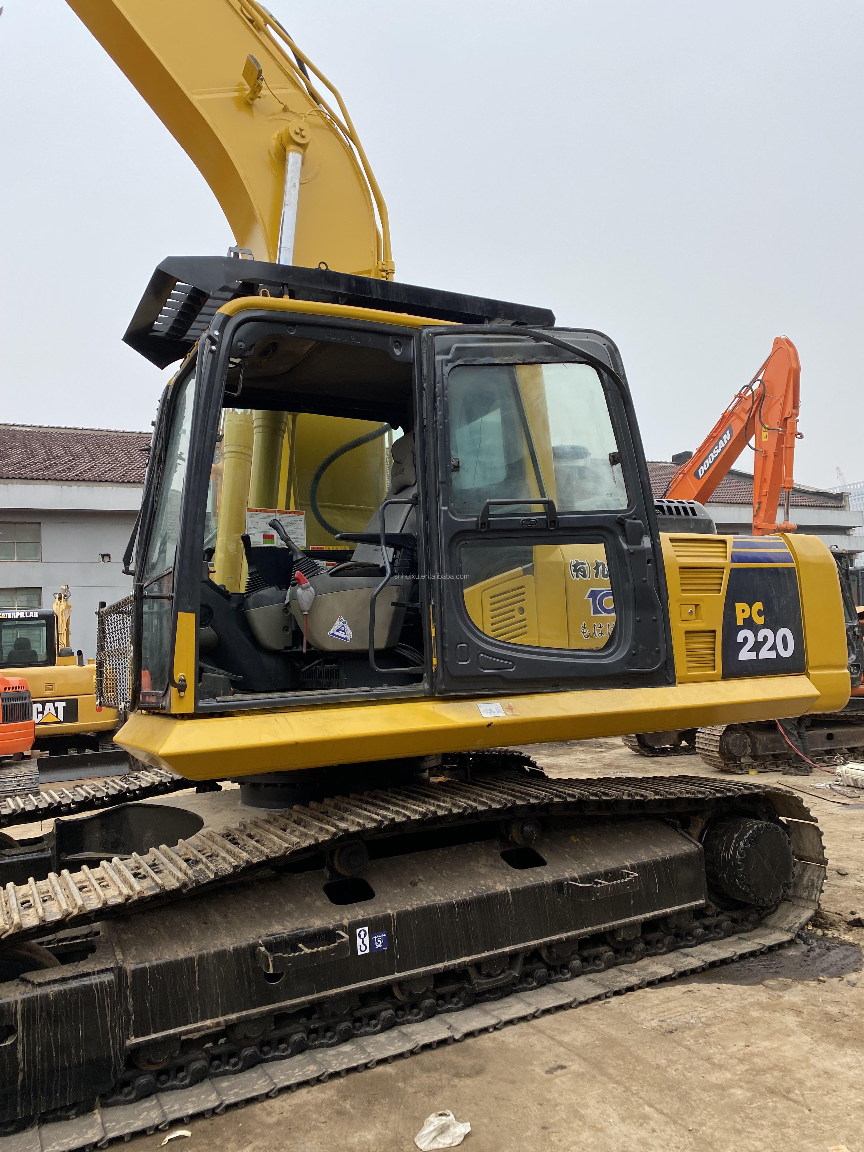Komatsu Used komatsu PC 220-8 excavator Second hand hydraulic crawler digging machine for sale Komatsu Excavator