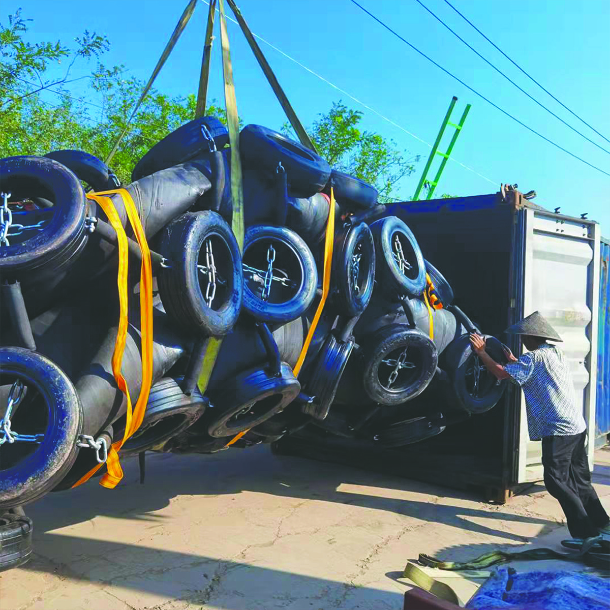 2.5*3.5m Ccs Bv Sgs Iso Authenticated Marine Rubber Fender For Dock And Ship