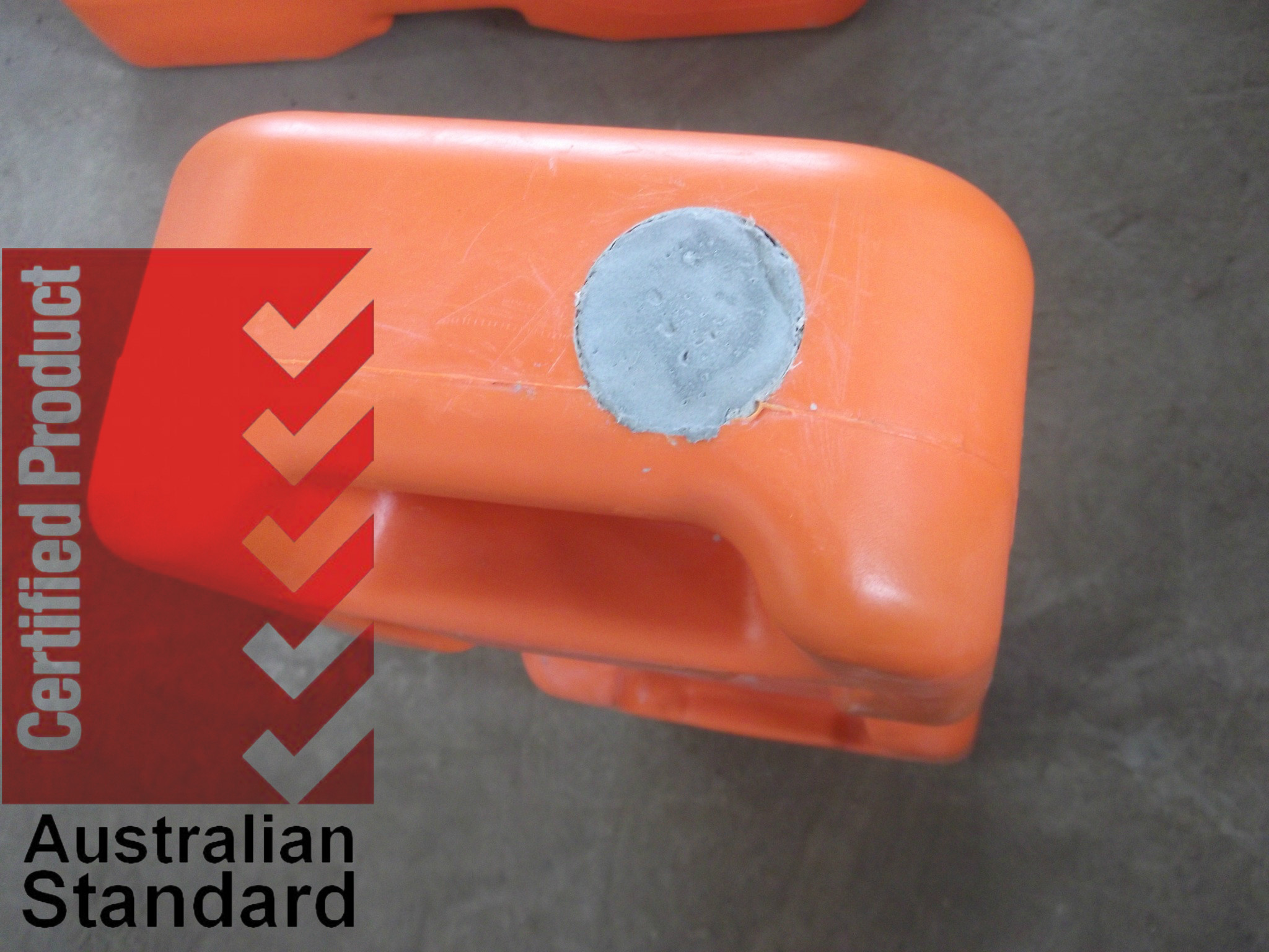 Temp Fence Panesl With HDPE blow mold base filled water panel size 2.1m*2.4m Corrosion Resistant HDG zinc coated