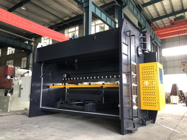 German High Tech Hydraulic Press Brake 3200 Distance 2000kn Rated Pressure 2