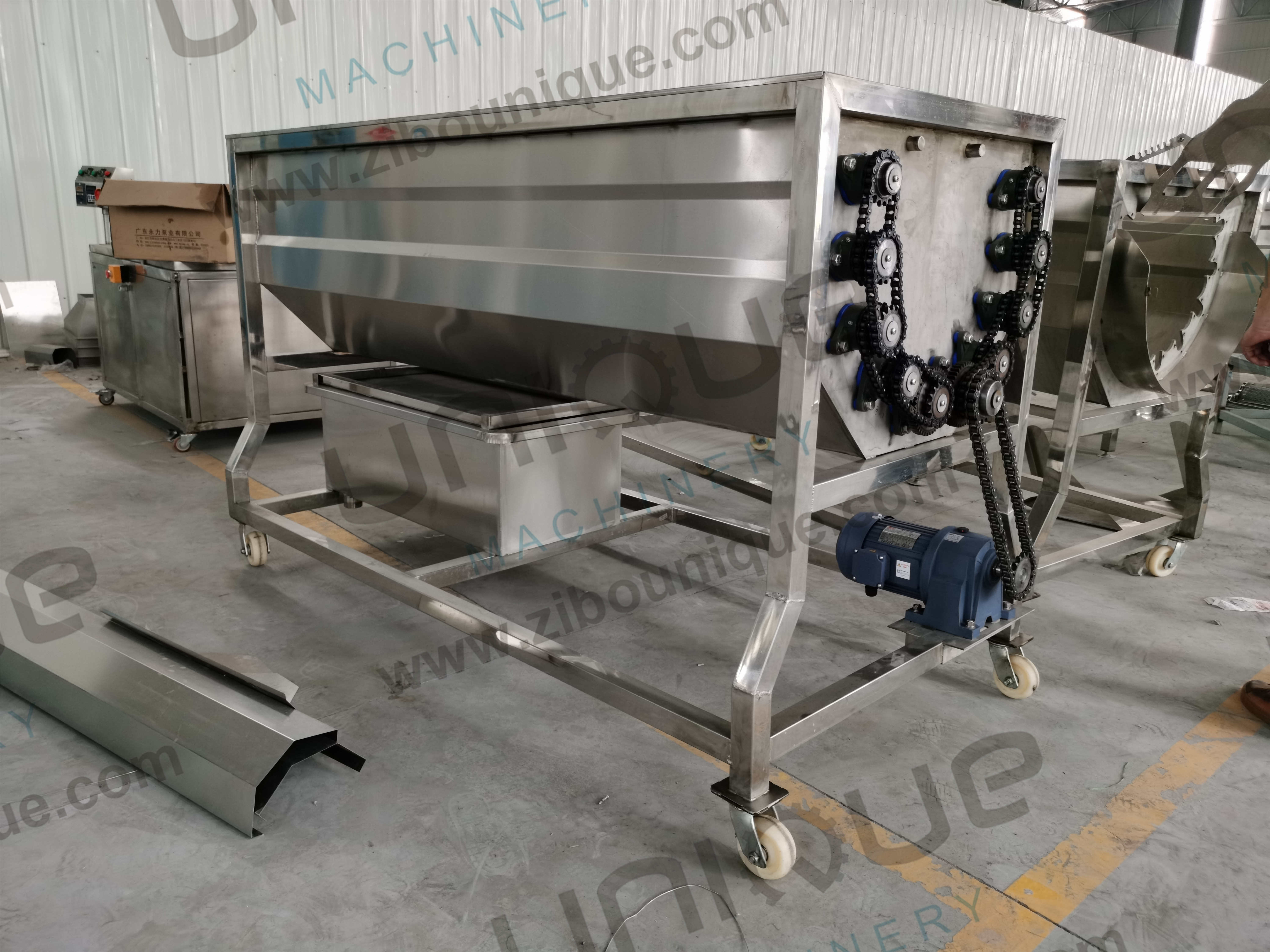 Commercial Usage Automatic Palm Dates Brush Cleaning Machine with Soft Brush Cleaner
