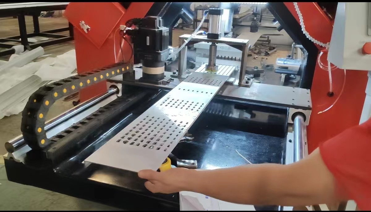 Automatic Aluminum Alloy Hydraulic Punching And Sawing Machine Manufacturer