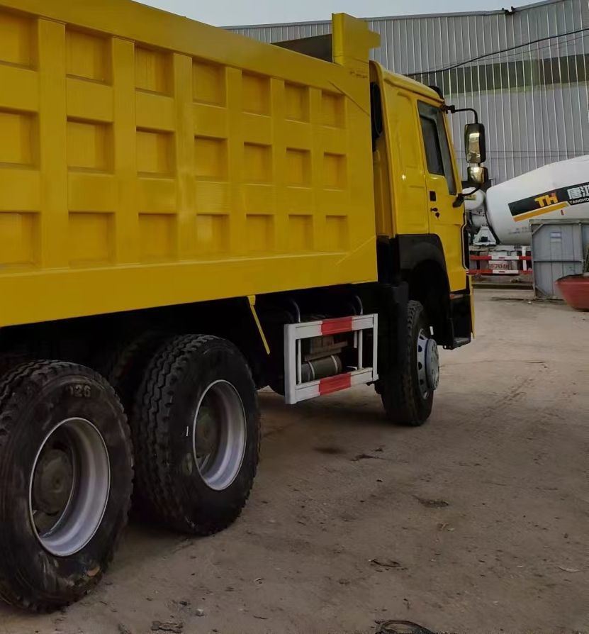 Sinotruck HOWO 6*6 Dump Truck