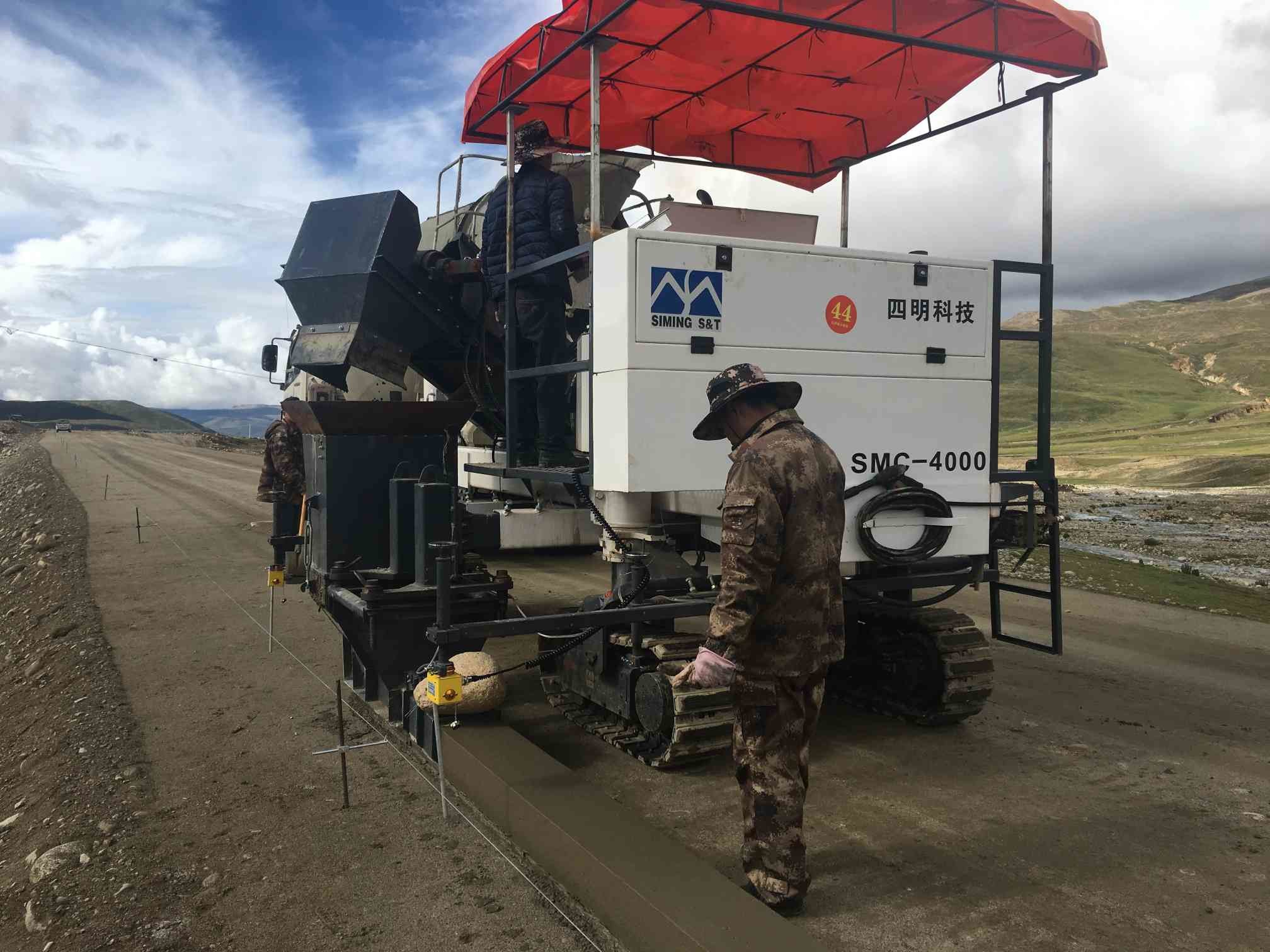 2m Paving Vibrating Rod Slipform Paver Machine For Slope Protection