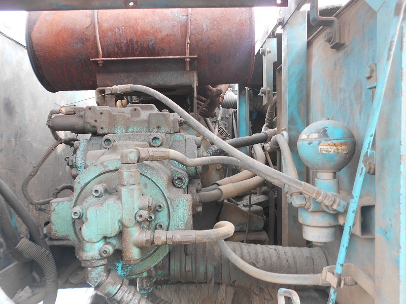 Original Turbo Used Kobelco Excavator SK200 - 6 Earth Moving With Hammer