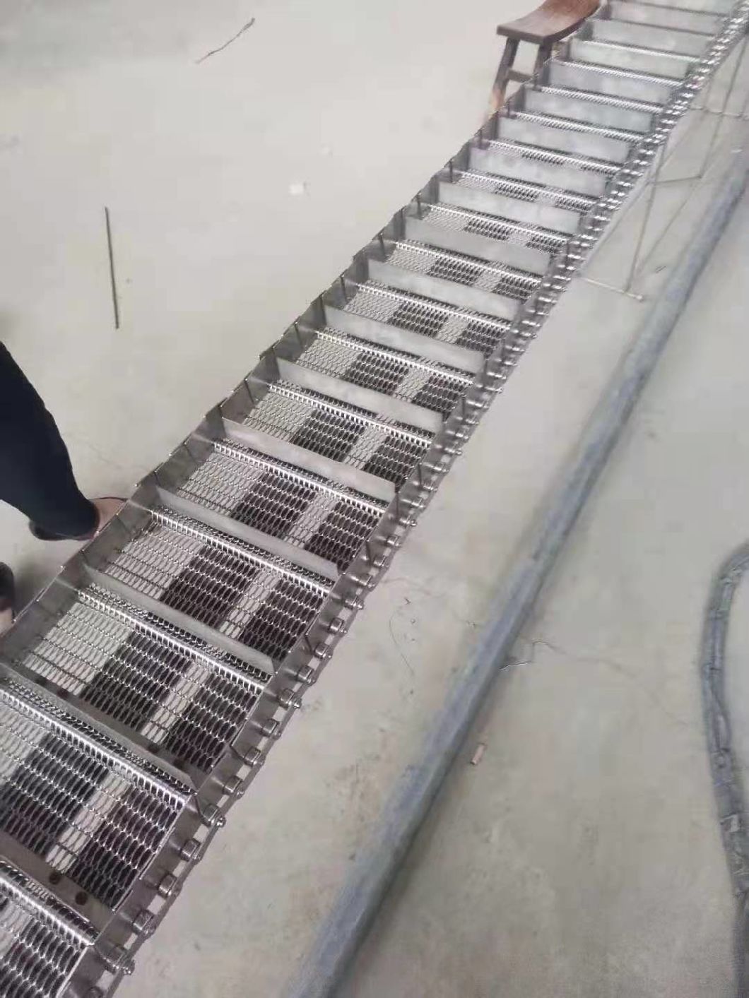 Nuts / Cookies Stainless Steel Compound Balanced Conveyor Belt Sale