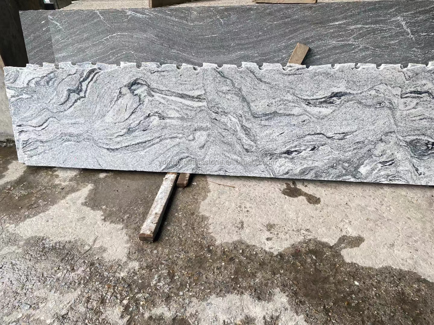Low Per Square Foot Viscon White Granite Slabs for Modern Villa Exterior Wall Cladding