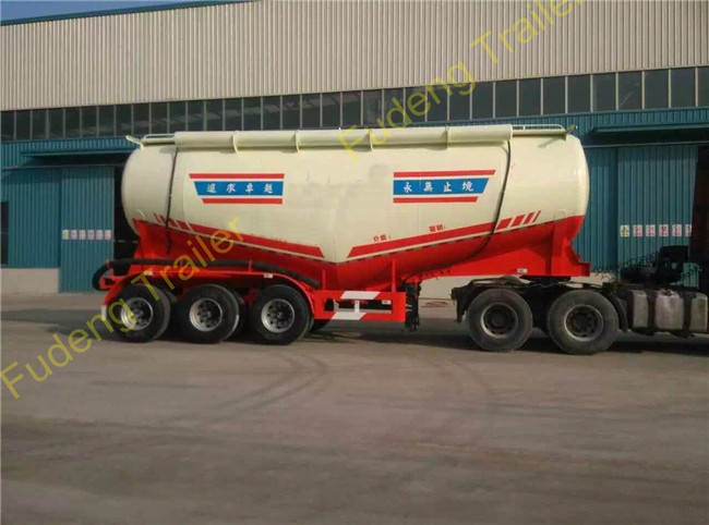 High Capacity 3 Axle Bulk Cement Trailer , Tanker Truck Trailer Double Cabins
