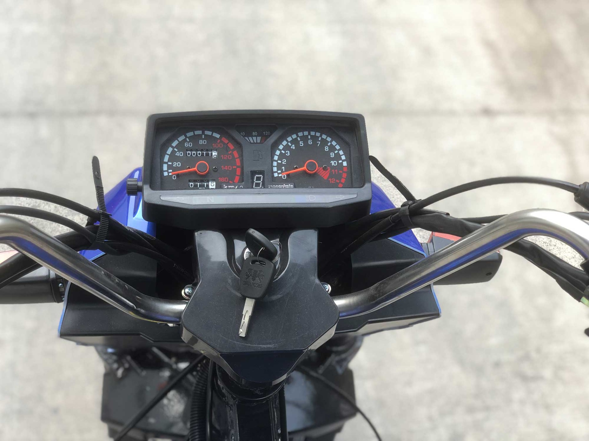5.00-12/5.00-12 Tyre DAYANG 300cc Double Rear Axle Motorized Tricycle for Heavy Loads