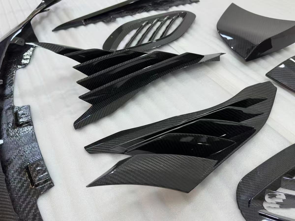 DBS Aston Martin Body Kit White 770 Style Front Spoiler In Car Lip Diffuser