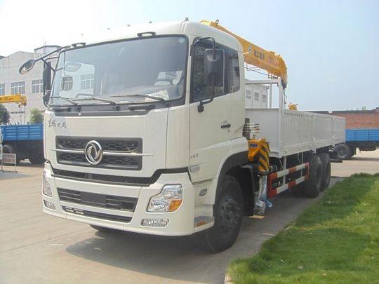 4X2 Truck Mounted Boom Crane , Trailer Mounted Crane 4700mm Wheelbase
