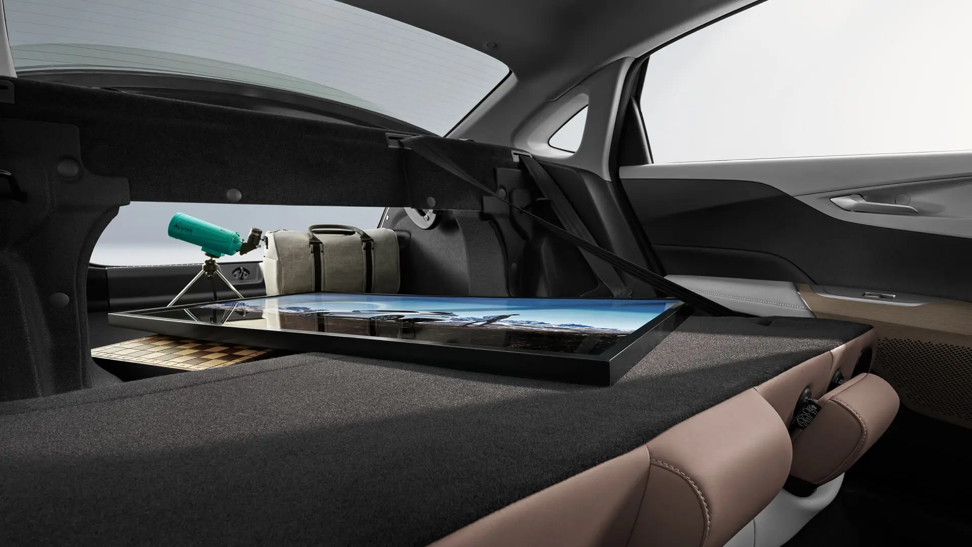 Power-saving Changan QIYUAN A05 Hybrid Car Touch Screen and ACC Cruise Control for Efficiency