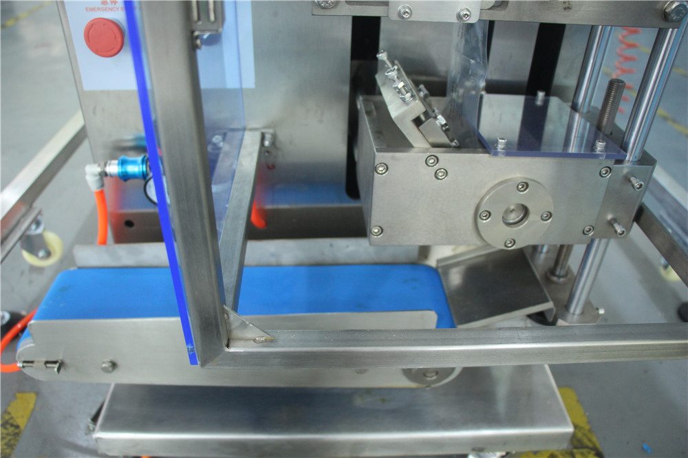 Hardware Parts Vibrator Feeder Self-Drilling Screws Pouches Counting Weighing Filling Packing Machine Furniture Fittings