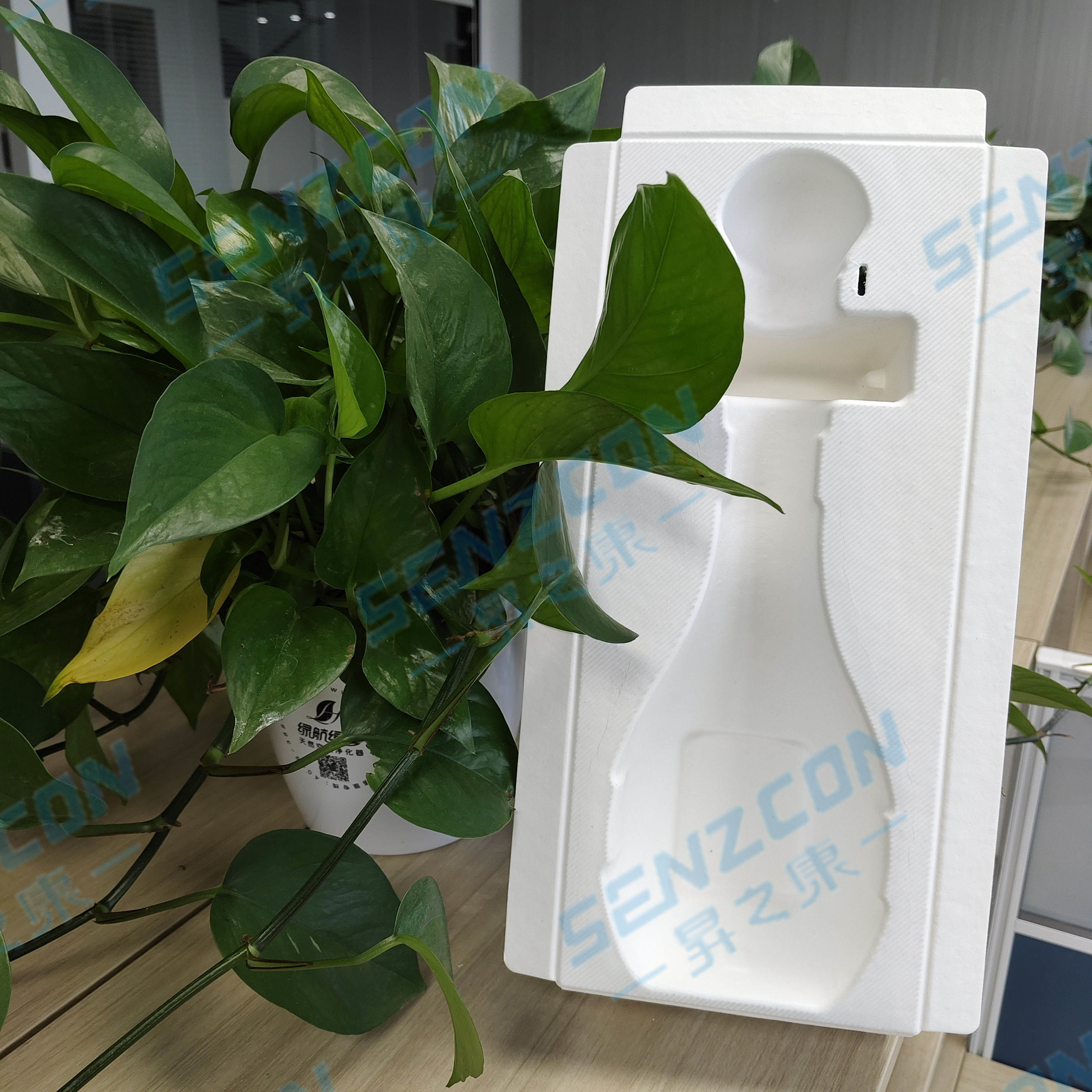 Ningbo factory customizes pulp molding high-end liquor packaging bases, which are embedded and have shockproof and fall-proof functions.