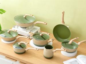 Quality BSCI Lightweight Aluminum Cookware Set 8Piece With Wooden Handle wholesale