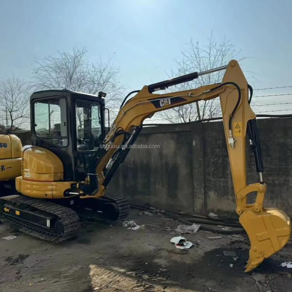 Almost new Japan used 3 ton mini excavator CAT303CR Used crawler japanese used