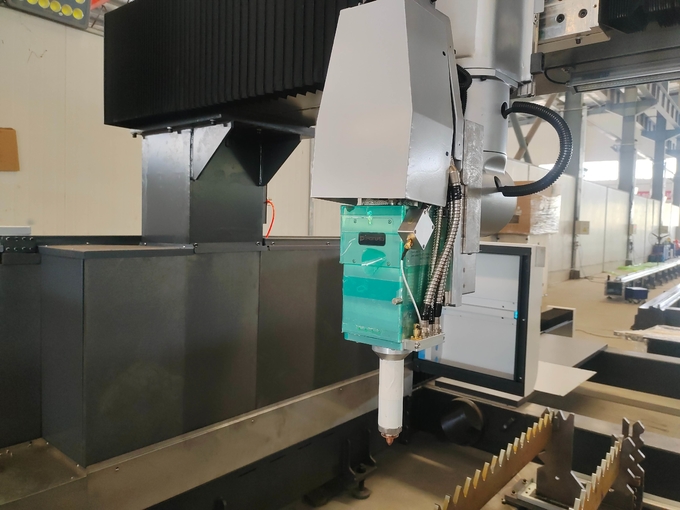 Experience fast and accurate cutting with Laser head Ec-Ophit fiber laser cutting machine at 0-30m/min