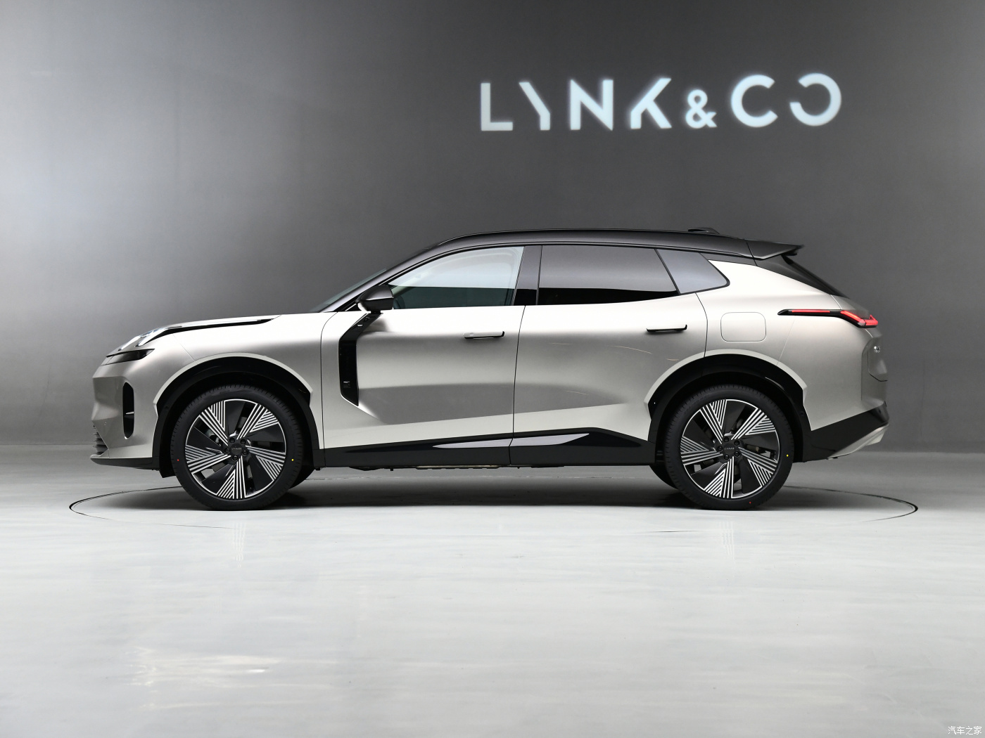 Lynk Co 08 2024 Version 03 06 02 09 2023 EM-P Time Limited Edition Ternary Lithium Car with EM-P Technology