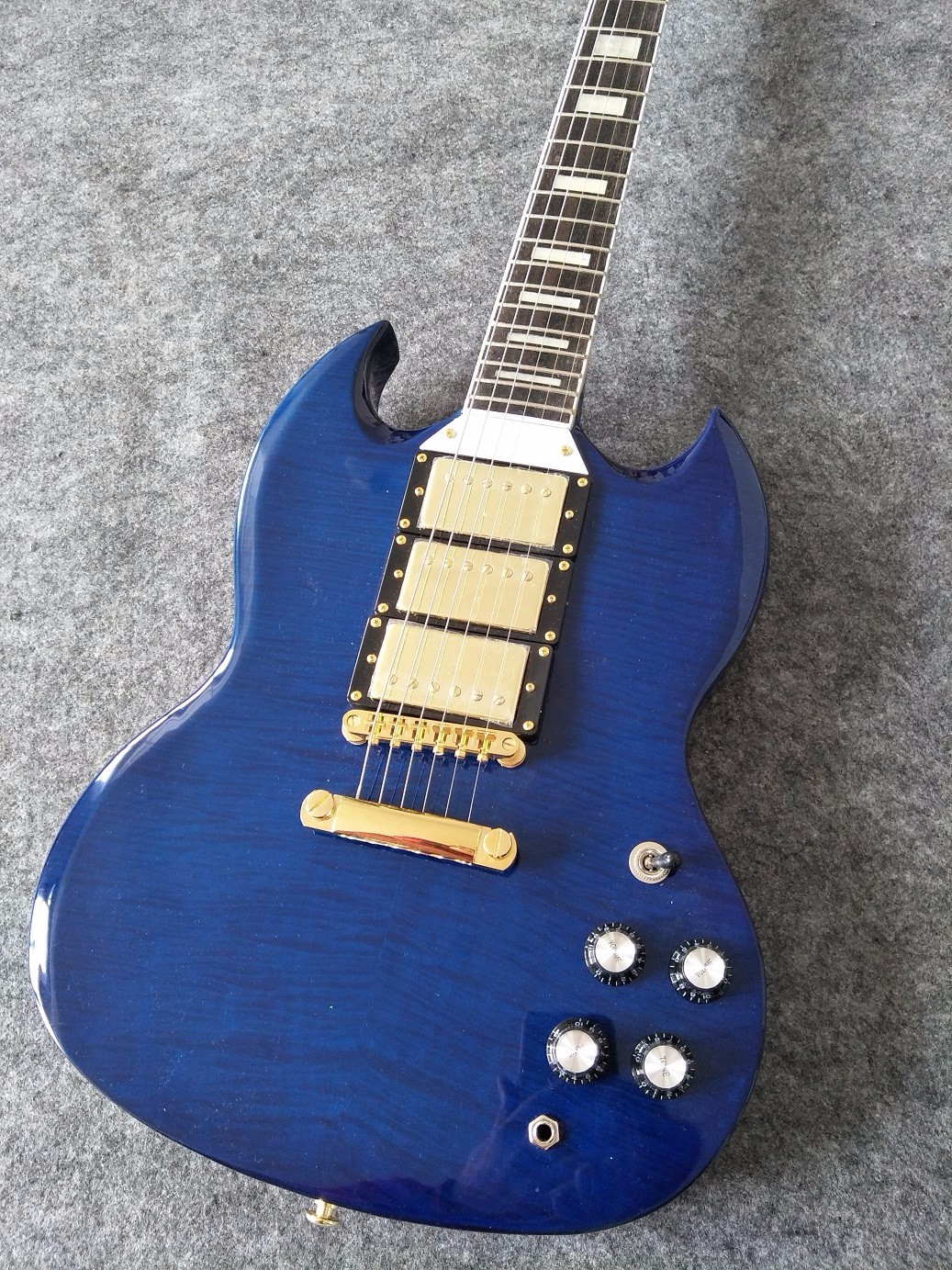 Gibson custom 2018 SG custom Figured TOP 3-pickup Electric Guitar