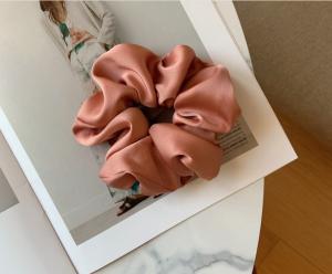 Quality Women Silk Hair Scrunchies Custom Logo Silk Scrunchies Hair Acacessory wholesale