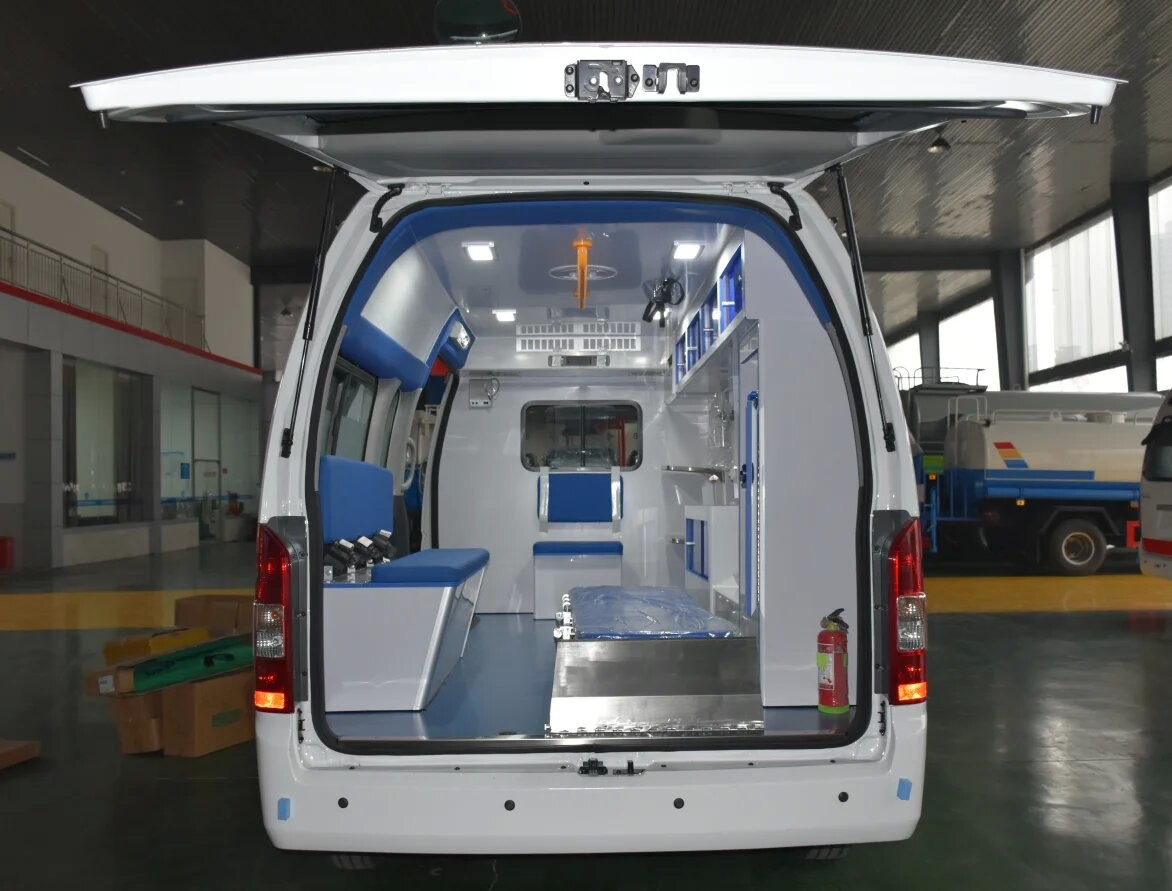 LHD/RHD Emergency Ambulances with 195/75R16LT Tires Drive Type 4x2 ambulance vehicle for sale