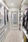 Customized Wooden Wardrobe for Modern Bedroom Furniture in Home Villa Hotel