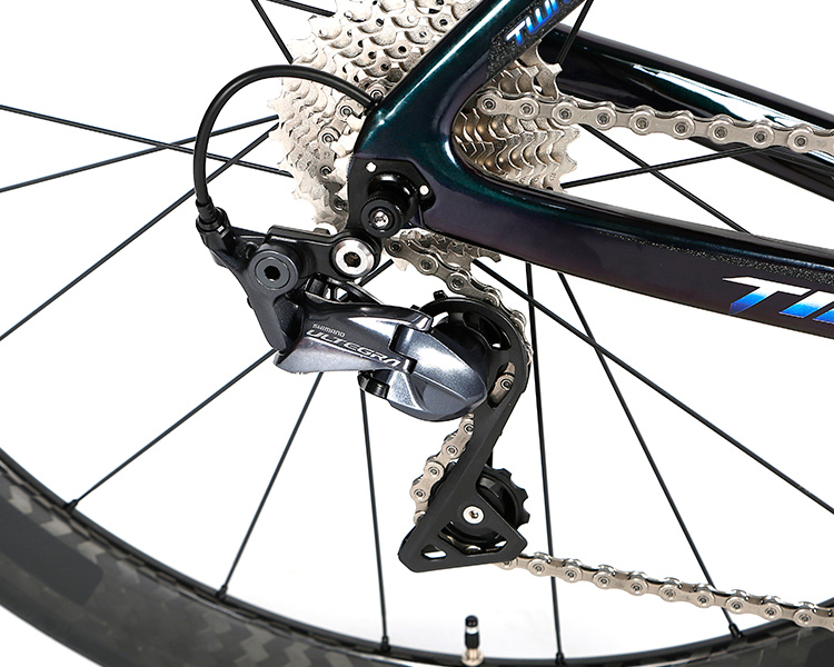 Multi Color Carbon Fiber Road Bike R8000 Groupset Long Range High Carbon