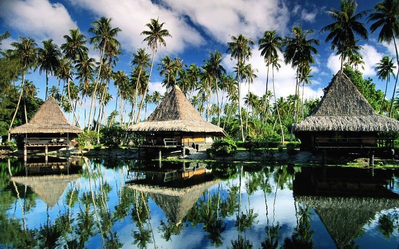 Light Steel Framing Prefabricated Overwater Bungalow / Prefab House For Resort Water Bungalow