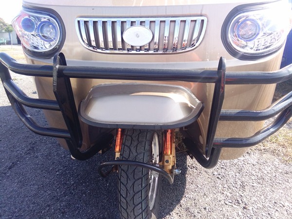 250cc Motorized Enclosed Body 2.7m *1.3m Cabin Tricycle