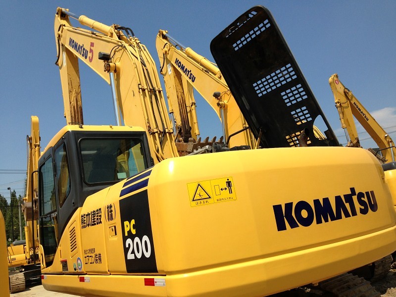 Used Excavator komatsu 200-8 good price good condition