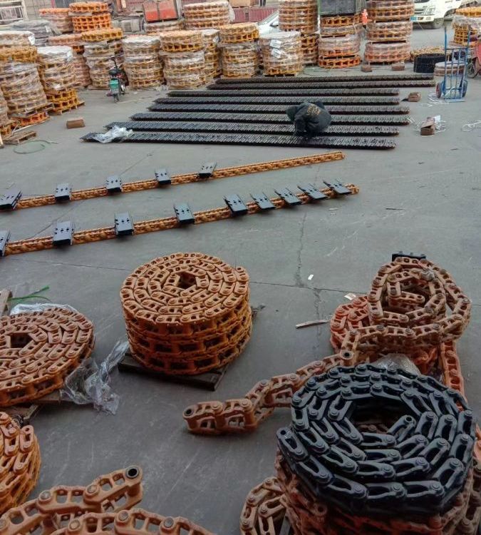 Excavator Undercarriage Parts Track Chain, Track Link Assy For PC200