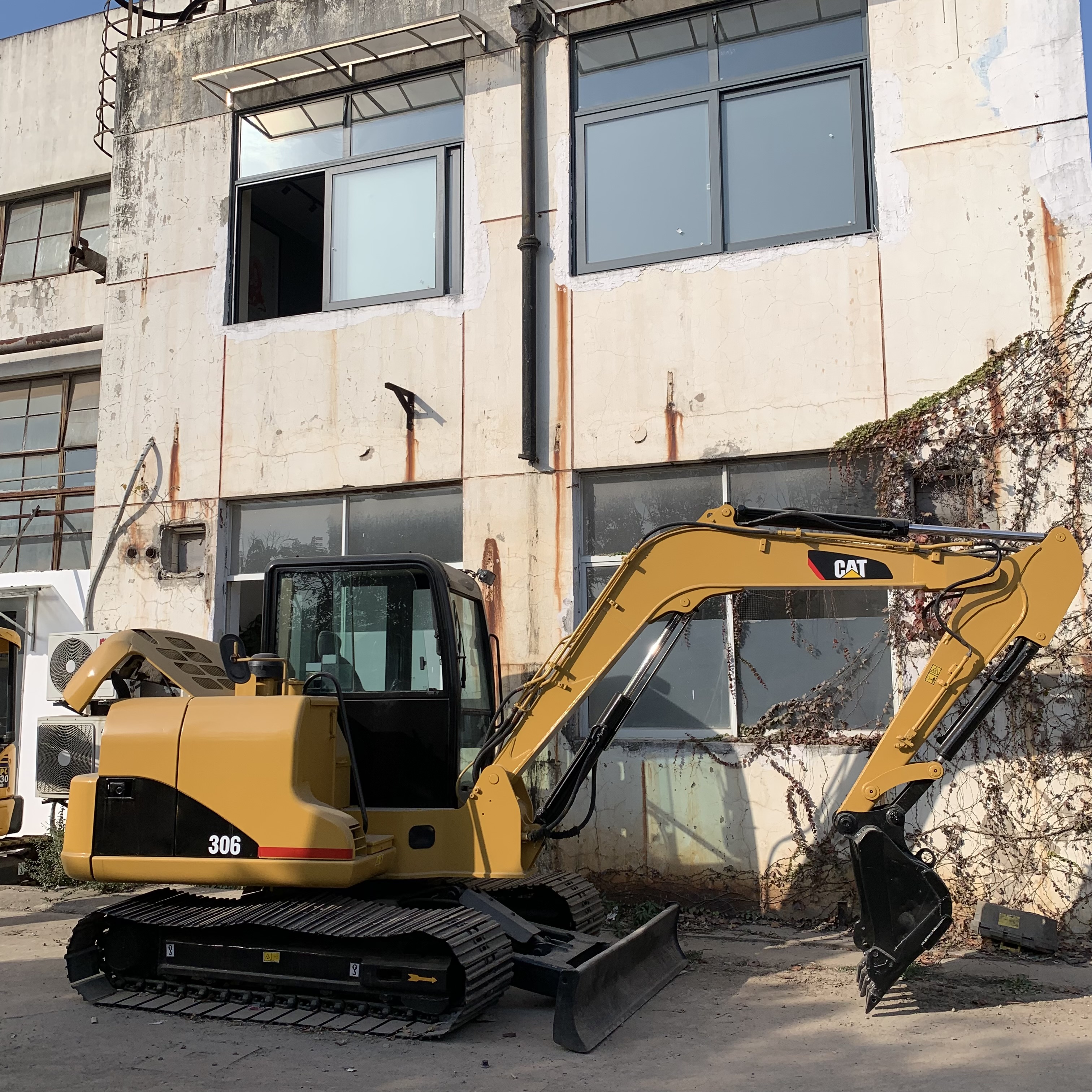 Cat306E Mini Japanese Excavator Imported Used Cat303 Cat306 Cat305.5 Good Condition