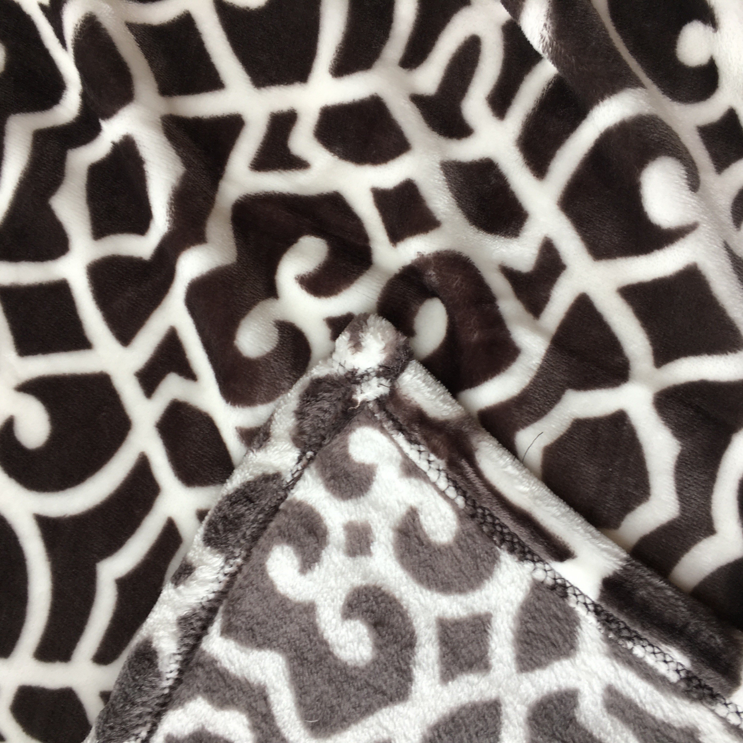 Eco Friendly Warm Flannel Print Blanket Comfortable For Fall Winter OEM / ODM Service