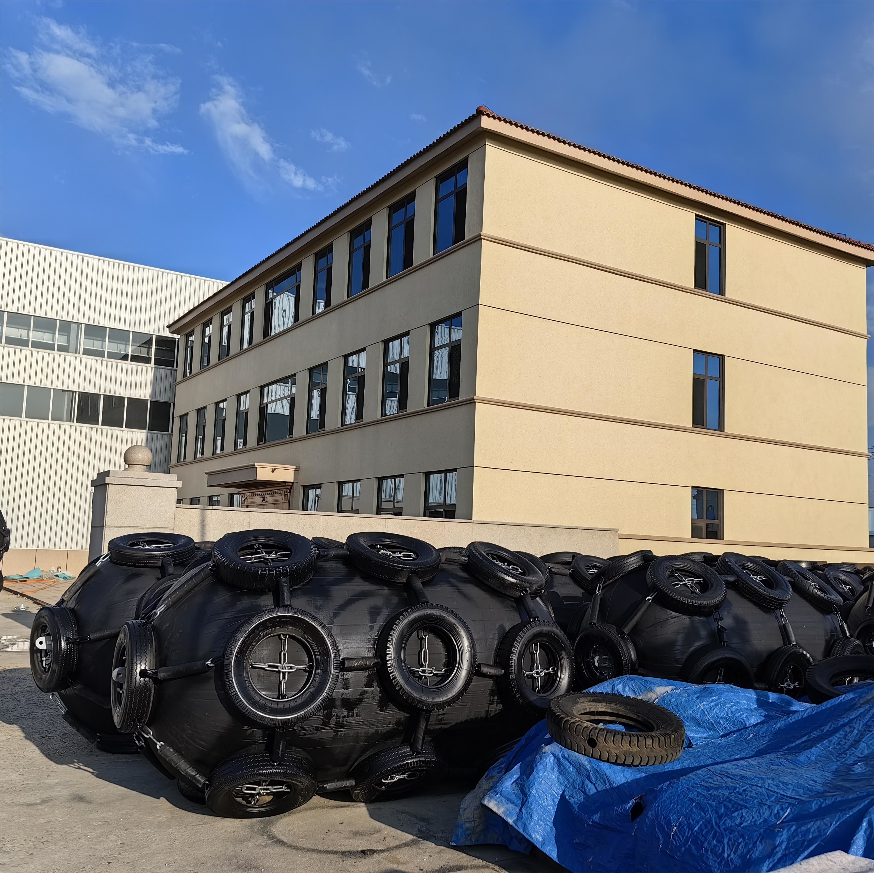 3300x6500 Yokohama Type Fender 50kpa For Ship To Ship Operation