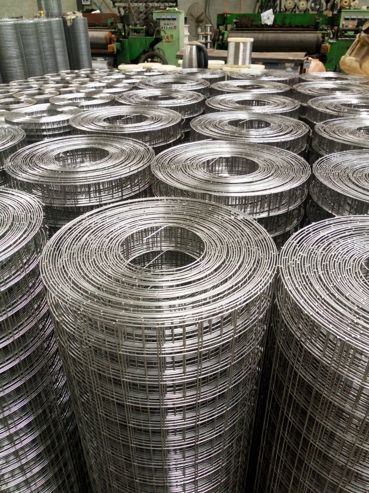 Square Hole Welded Wire Mesh Fencing Rolls Easy To Transport Corrosion Resistance