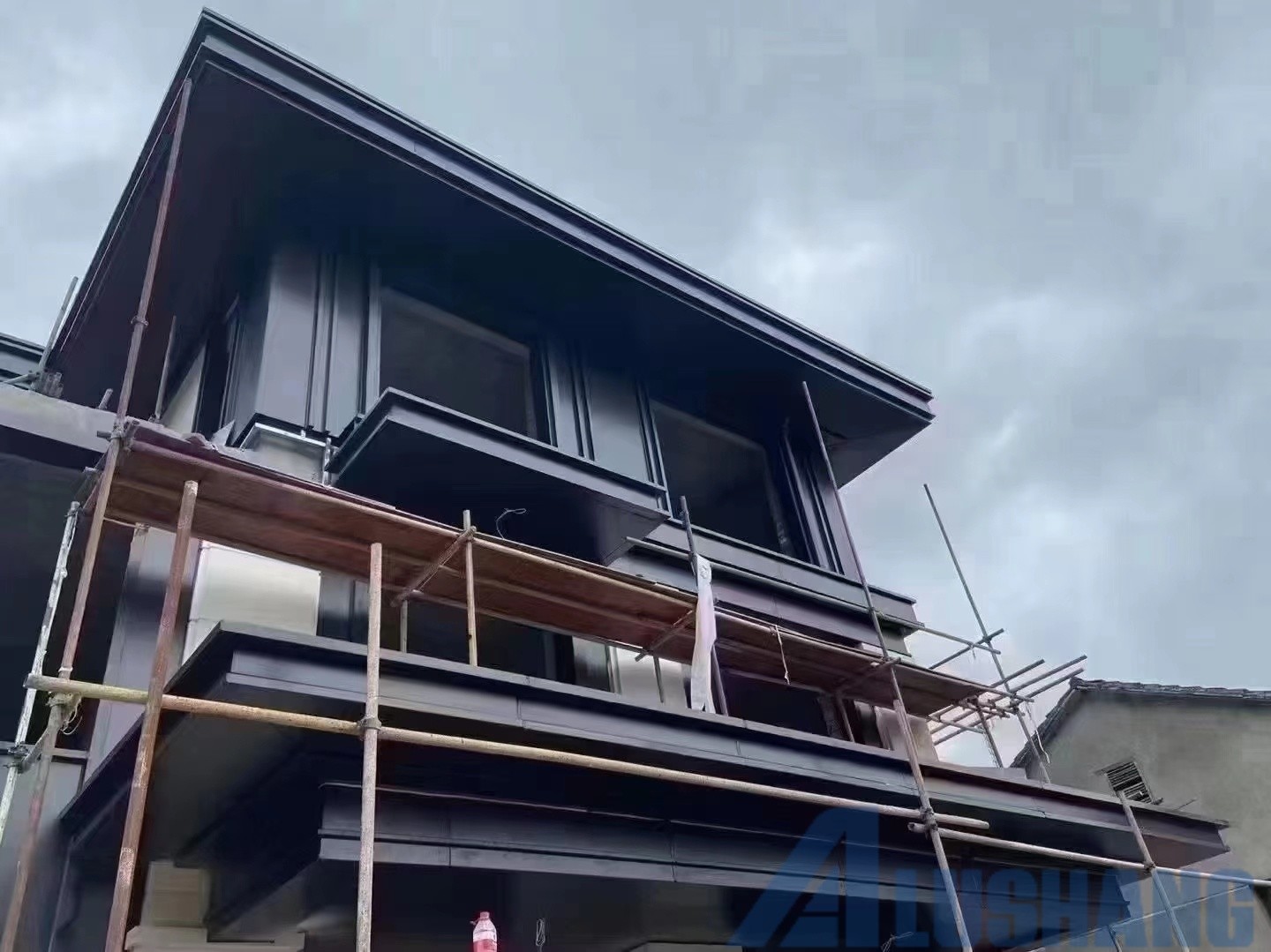 Wooden Grain Type Conventional Panel Aluminium Facade Outside Wall Cladding Fluorocarbon Coated Durability Humid Resistance Flat Surface