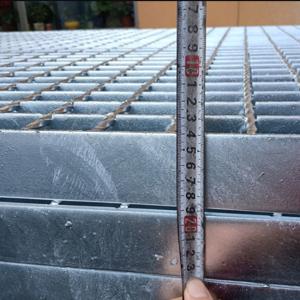 China Hot Dip Galvanized 6mm 8mm 10mm Heavy Duty Steel Grating For Trailer Floor on sale