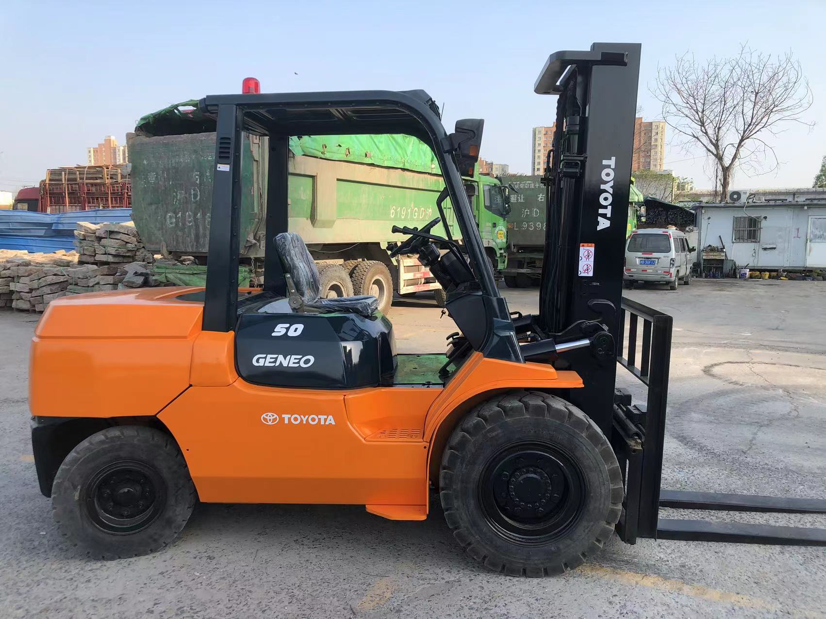 Powerful 5 Ton Used Diesel Forklift for Warehouse Material Handling