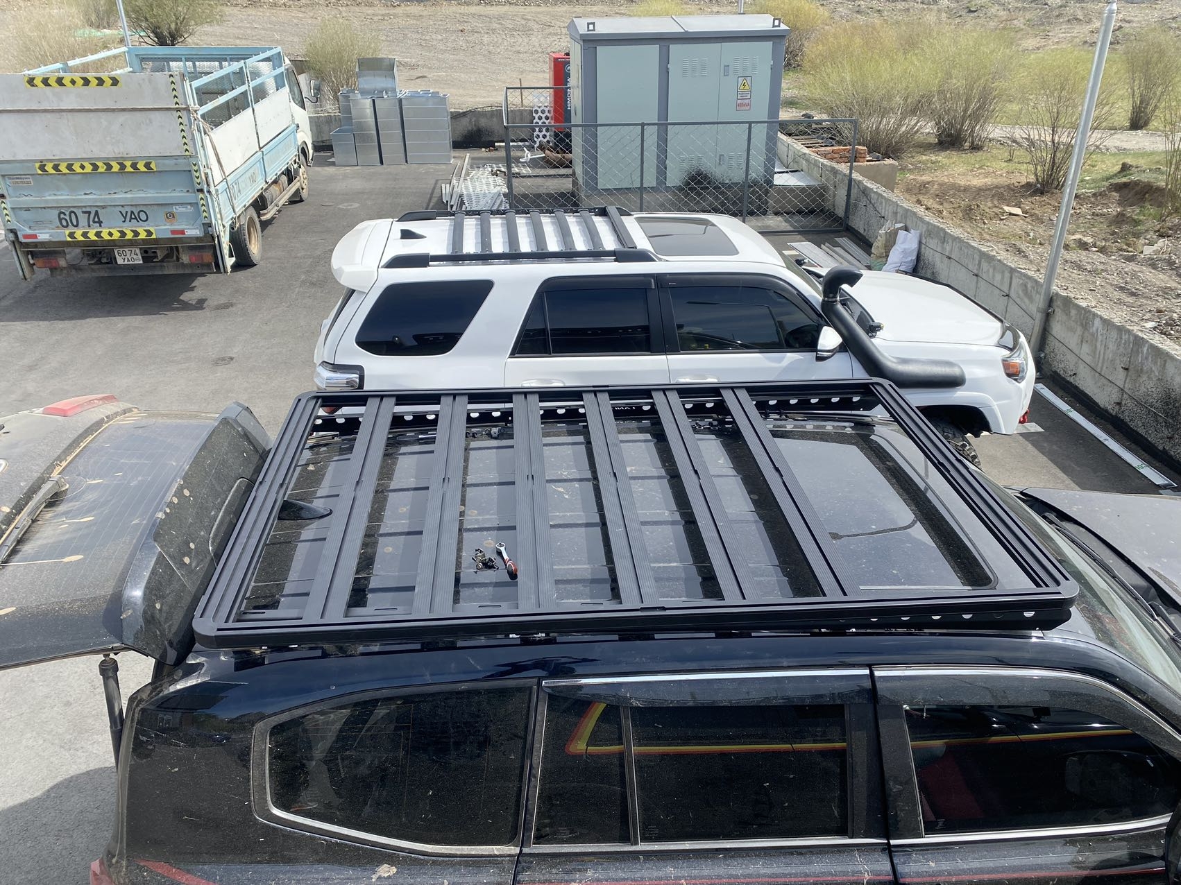 2270*1300*55mm Land Cruiser LC300 Cross Bars Sleek Aluminum Alloy Roof Racks for Toyota