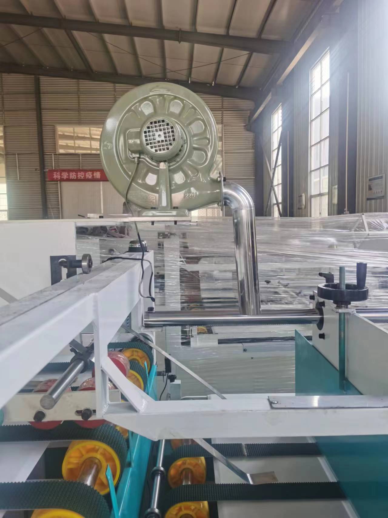 Wood Packaging Material Folder Carton Glueing Machine at Speed Of Machinery 1-75m/min