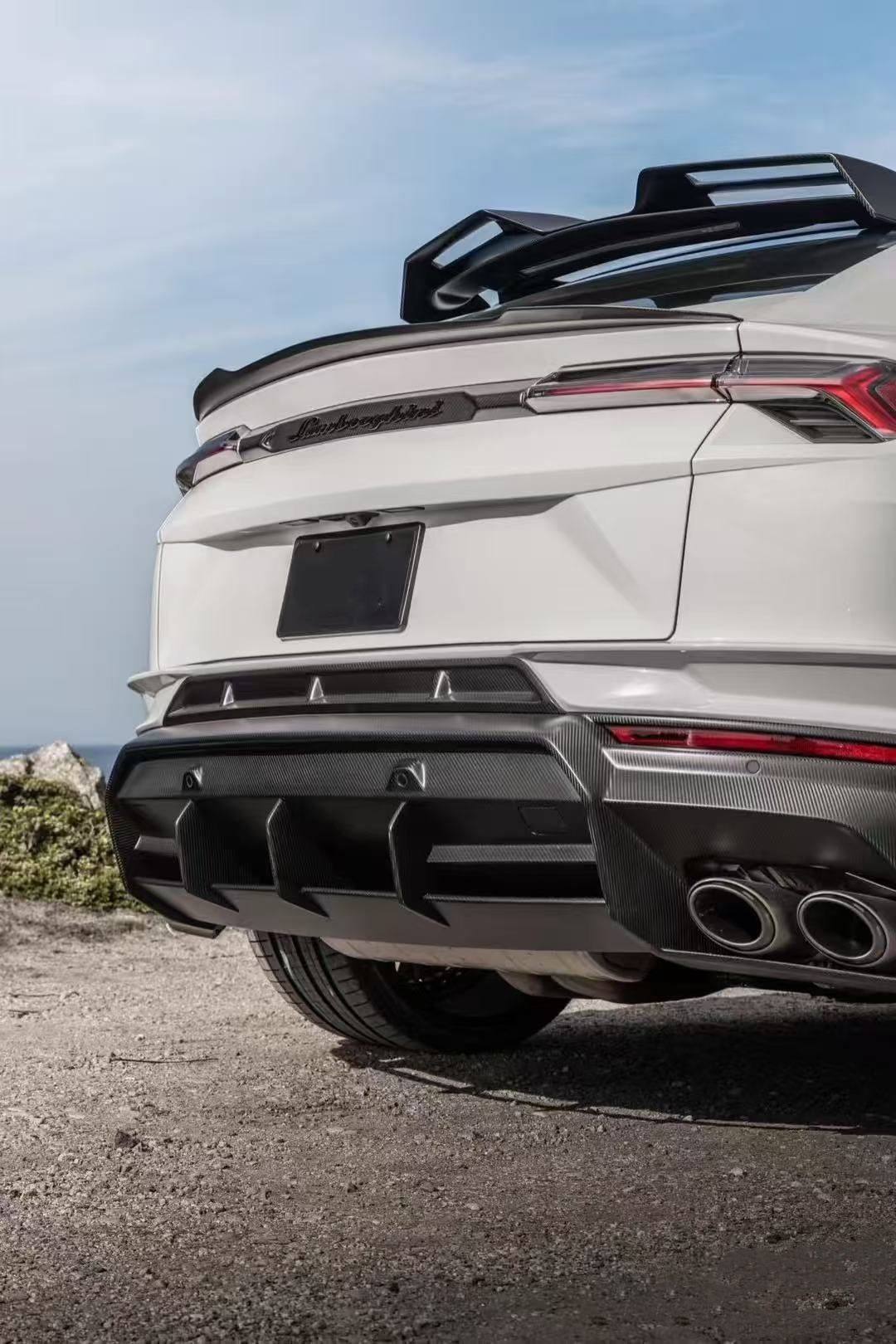 RT Carbon Body Kit For URUS SUV Lamborghini Front Lip Diffuser Wheel Arch Widebody Kit