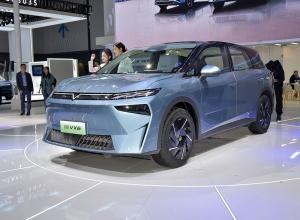 Quality Dongfeng Venucia’S New EV: VX6 5door/Seats Family Pure Electric SUV CLTC520km 165km/H wholesale