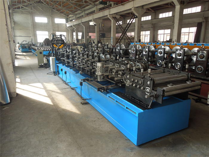High Frequency PLC CZ Purlin Roll Forming Machine With Gear Box Transmission