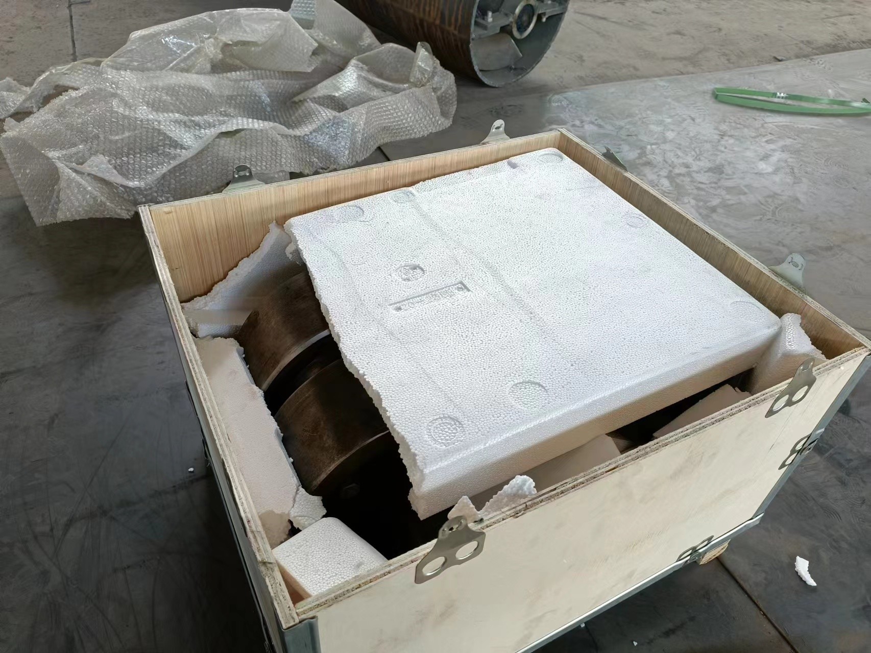 rollers for waste tyres pyrolysis machine