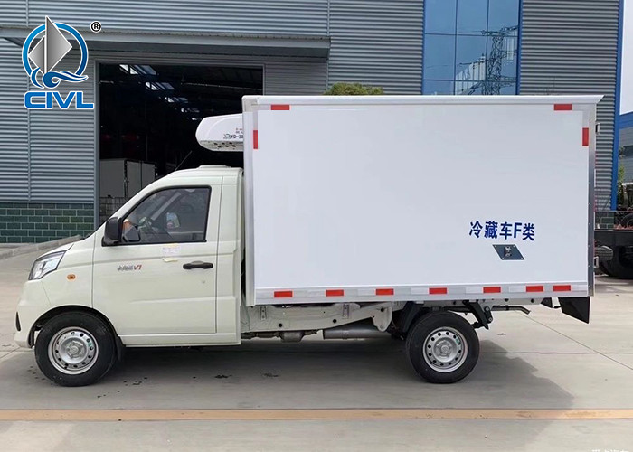 0.5-1.5 Tons Refrigerated Truck 2.8m Cooler Vehicle Refrigerated Light Trucks 115hp Engine Reefer Container