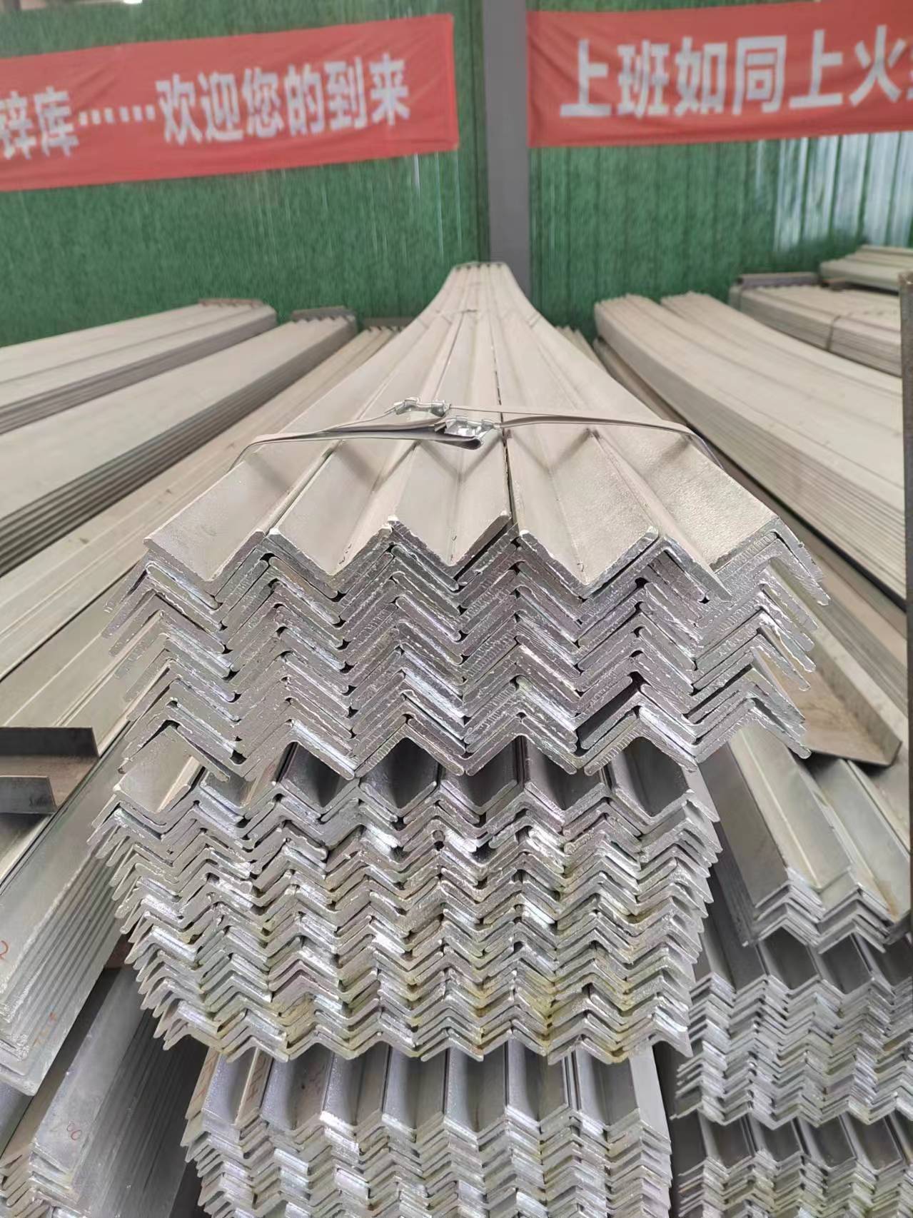 40 mm Low Carbon Steel Angle Steel for Building Structures Invoicing by Actual Weight