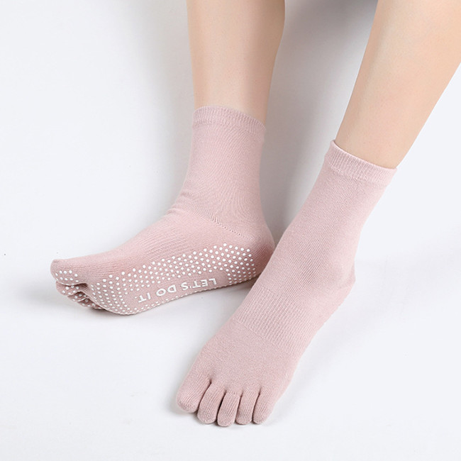 Custom Soft Cotton Non Slip Yoga Socks For Women Five Toe Grip Yoga Socks