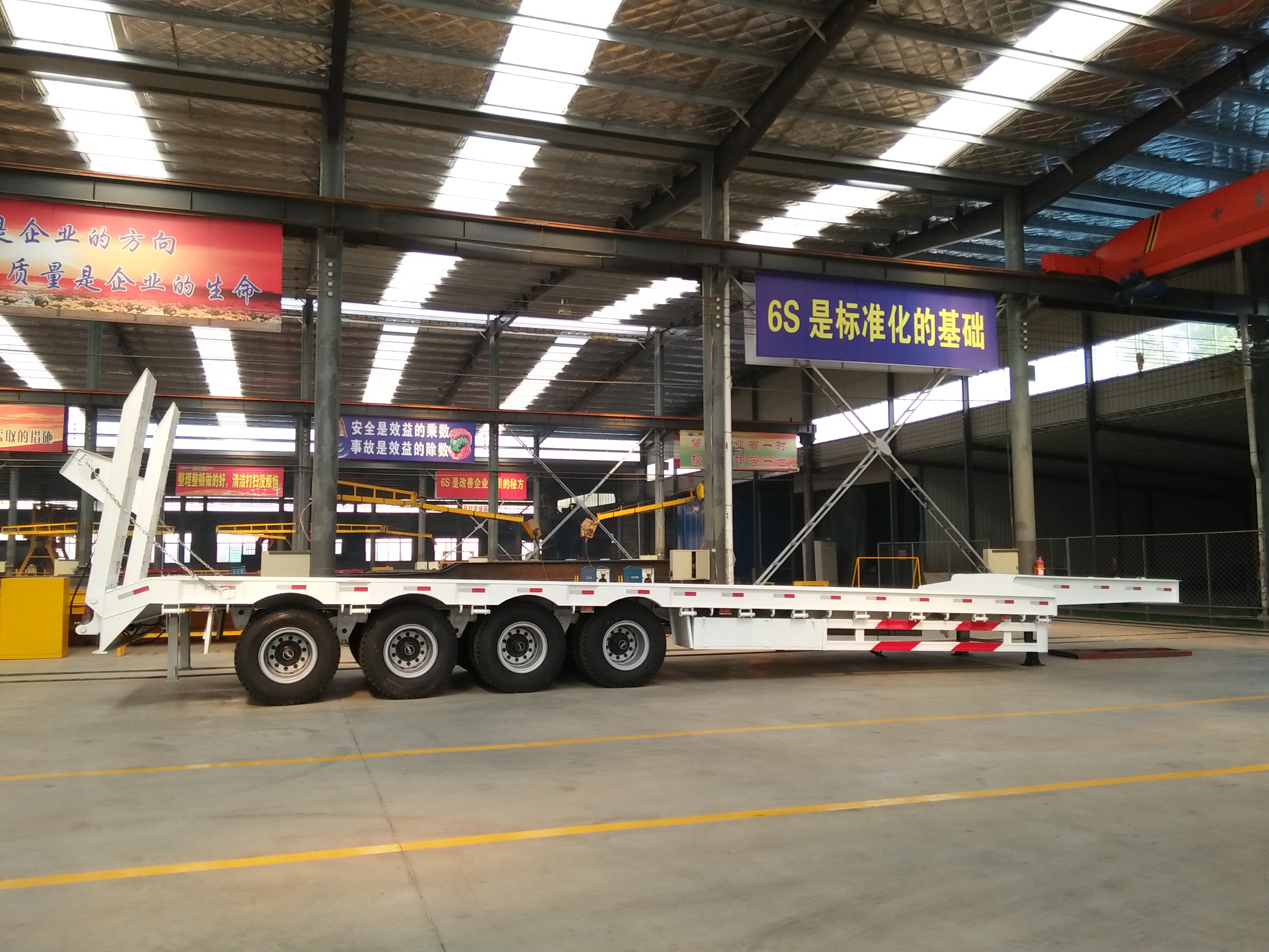 Heavy Load Gooseneck Lowboy Semi Trailer for Excavator Transport 3 Axles 4 Axles 12m 15m